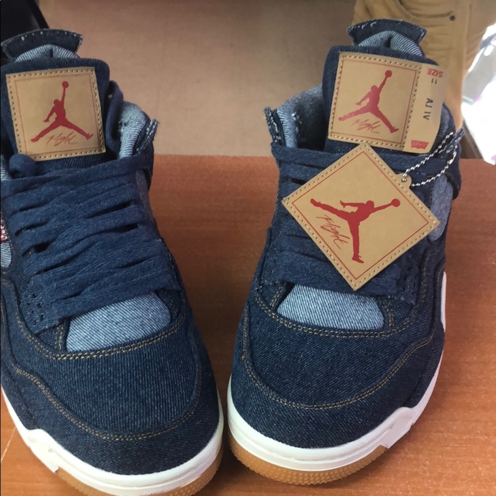 Jordan Levi’s Retro 4